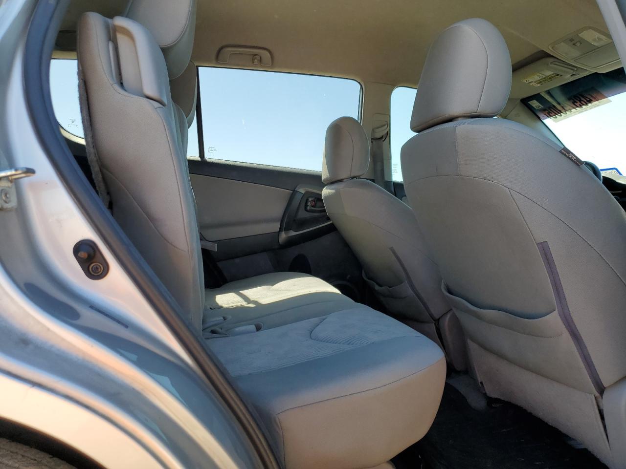 2012 Toyota RAV 4 - Image 11