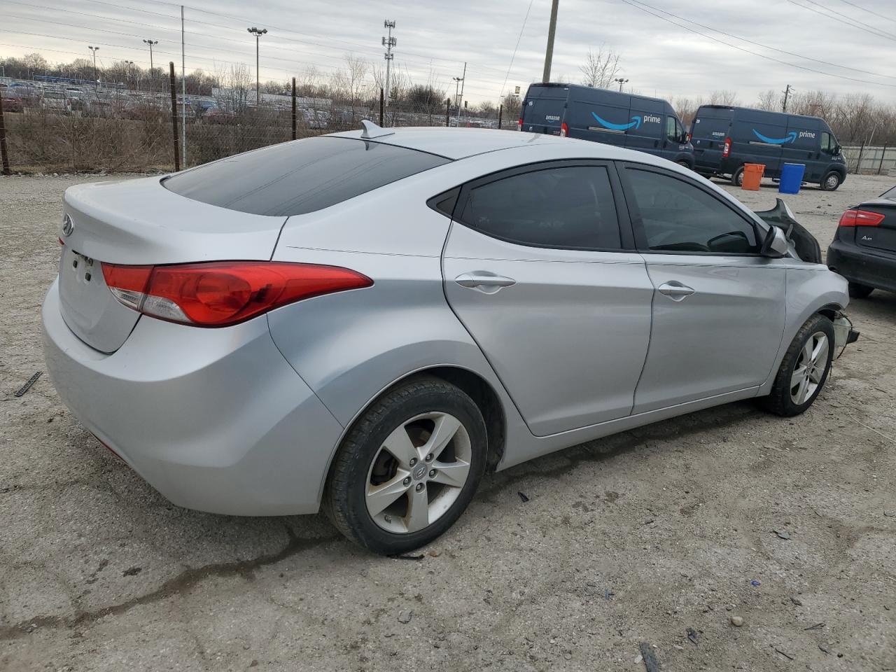 2013 Hyundai Elantra - Image 3
