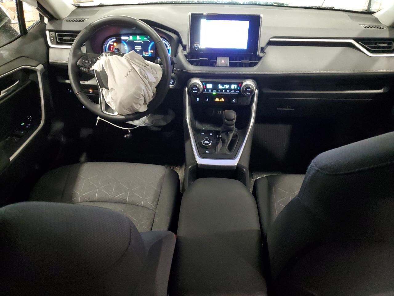 2024 Toyota RAV 4 - Image 8