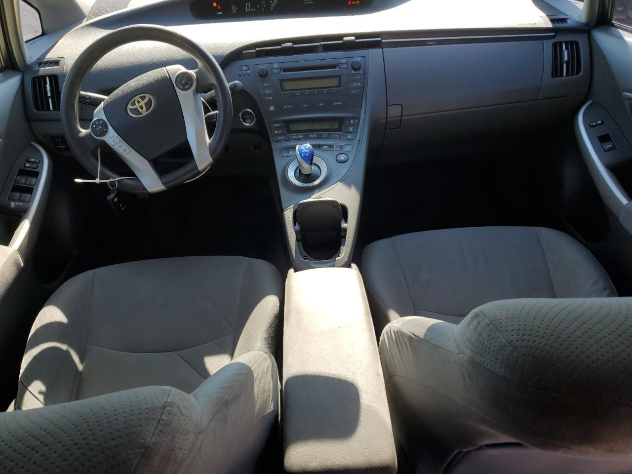 2010 Toyota Prius - Image 8