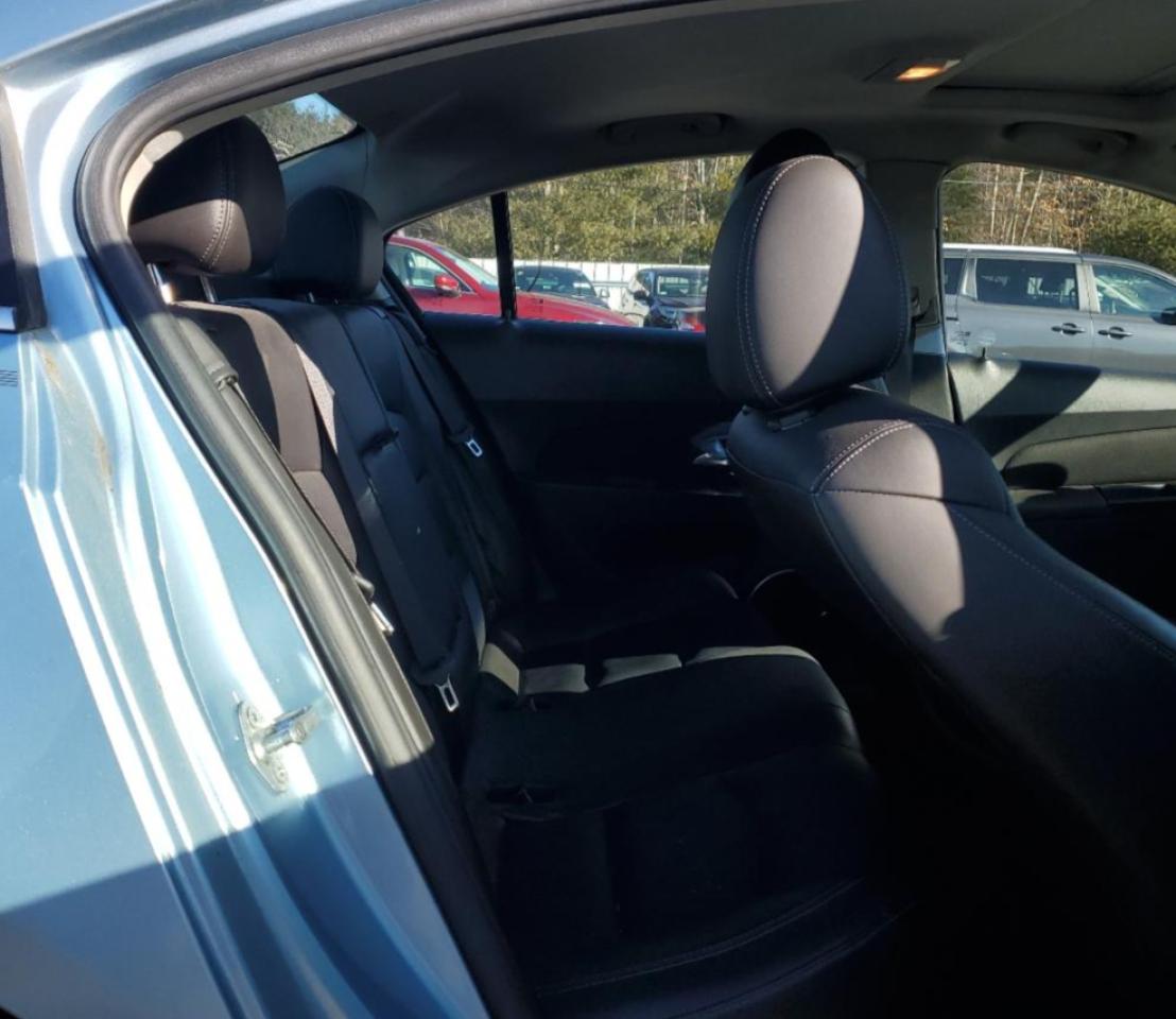 2012 Chevrolet Cruze - Image 10