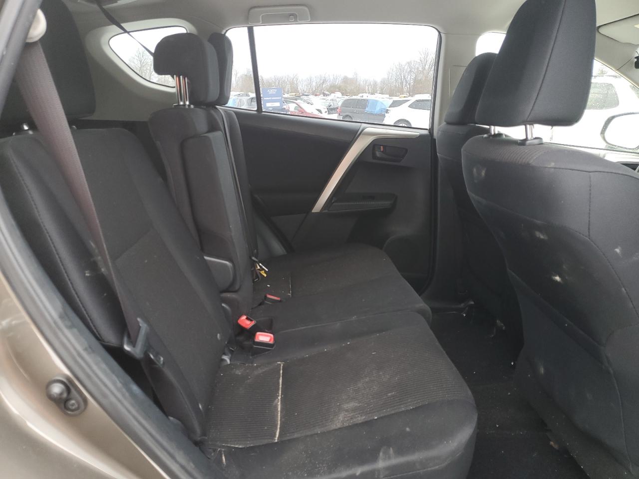 2015 Toyota RAV 4 - Image 11