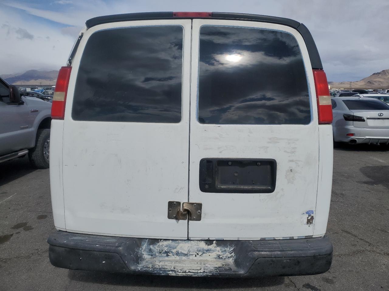 2006 Chevrolet Express - Image 6