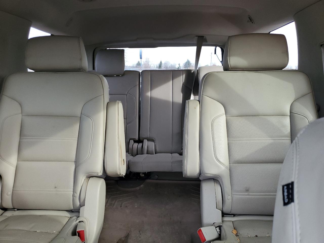 2015 GMC Yukon - Image 10