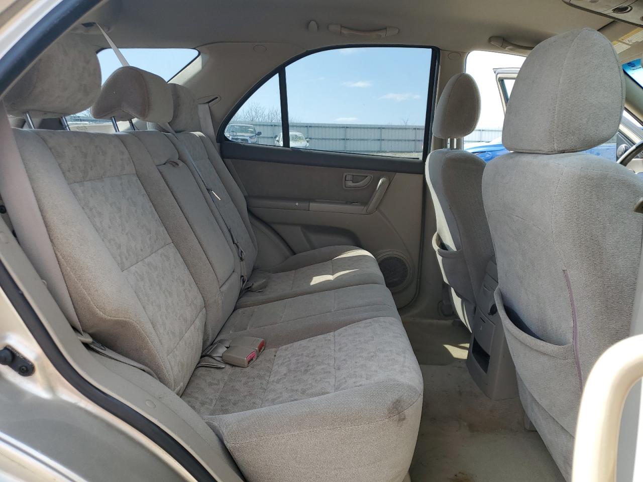 2006 Kia Sorento - Image 11