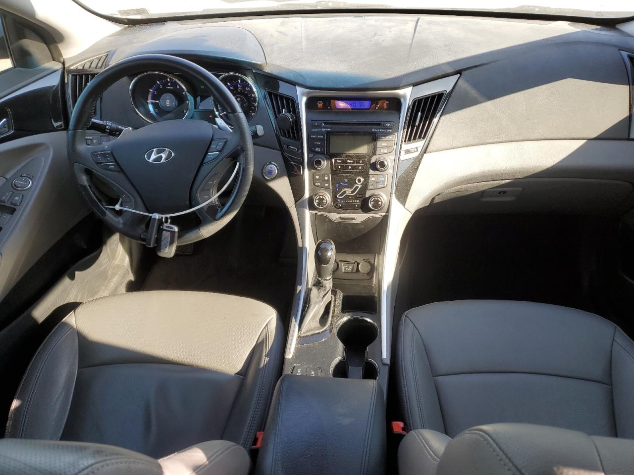 2012 Hyundai Sonata - Image 8