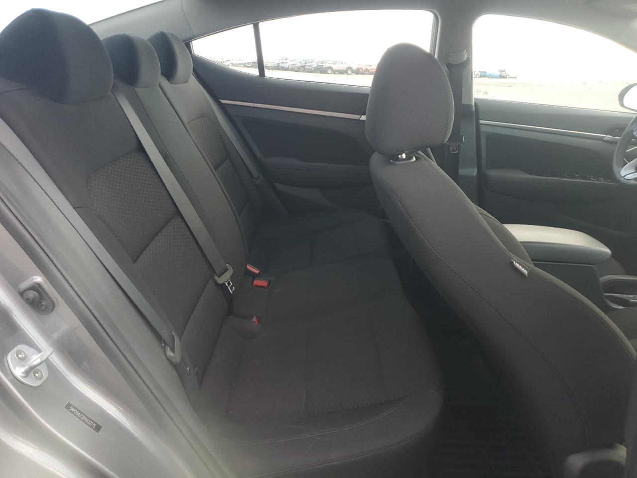2019 Hyundai Elantra - Image 10