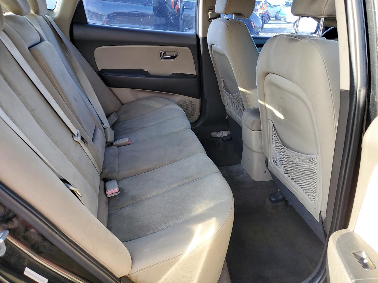2010 Hyundai Elantra - Image 10