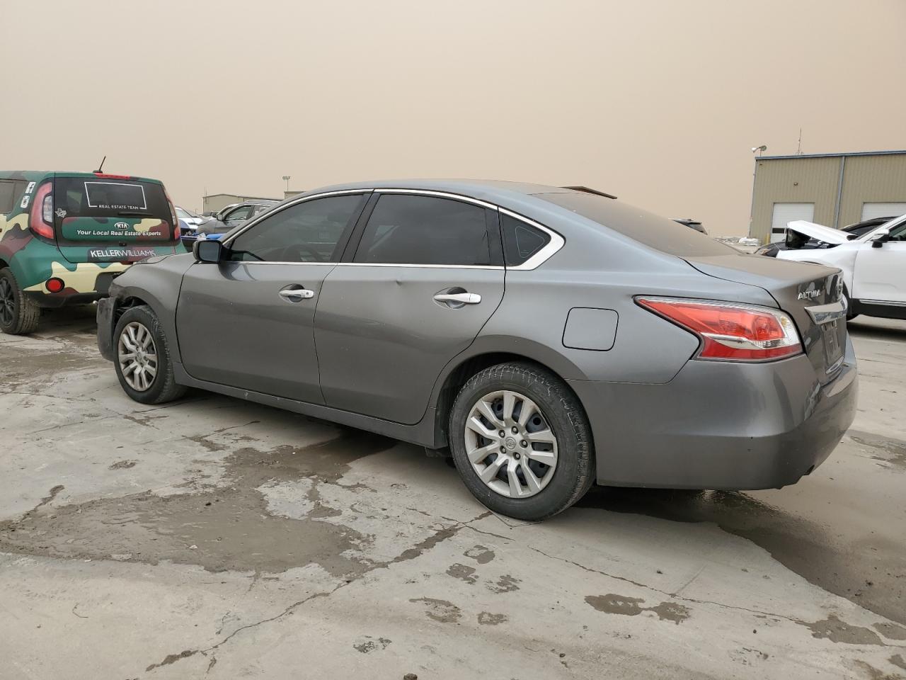 2015 Nissan Altima - Image 2