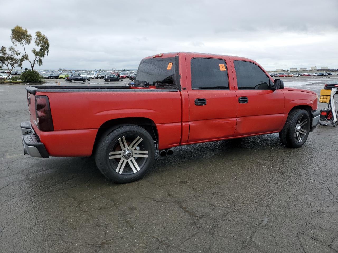 2005 Chevrolet Silverado - Image 3