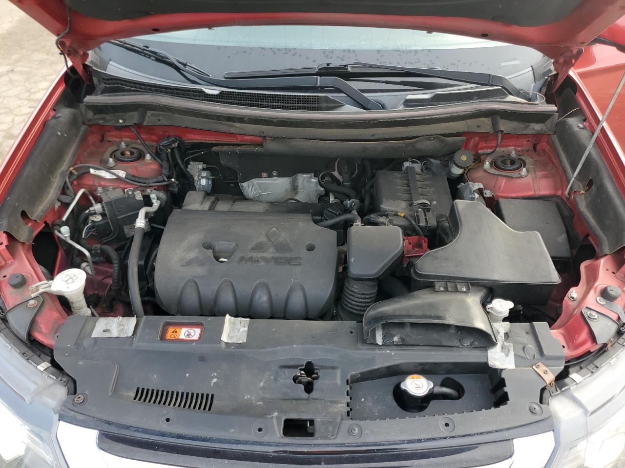 2016 Mitsubishi Outlander - Image 12