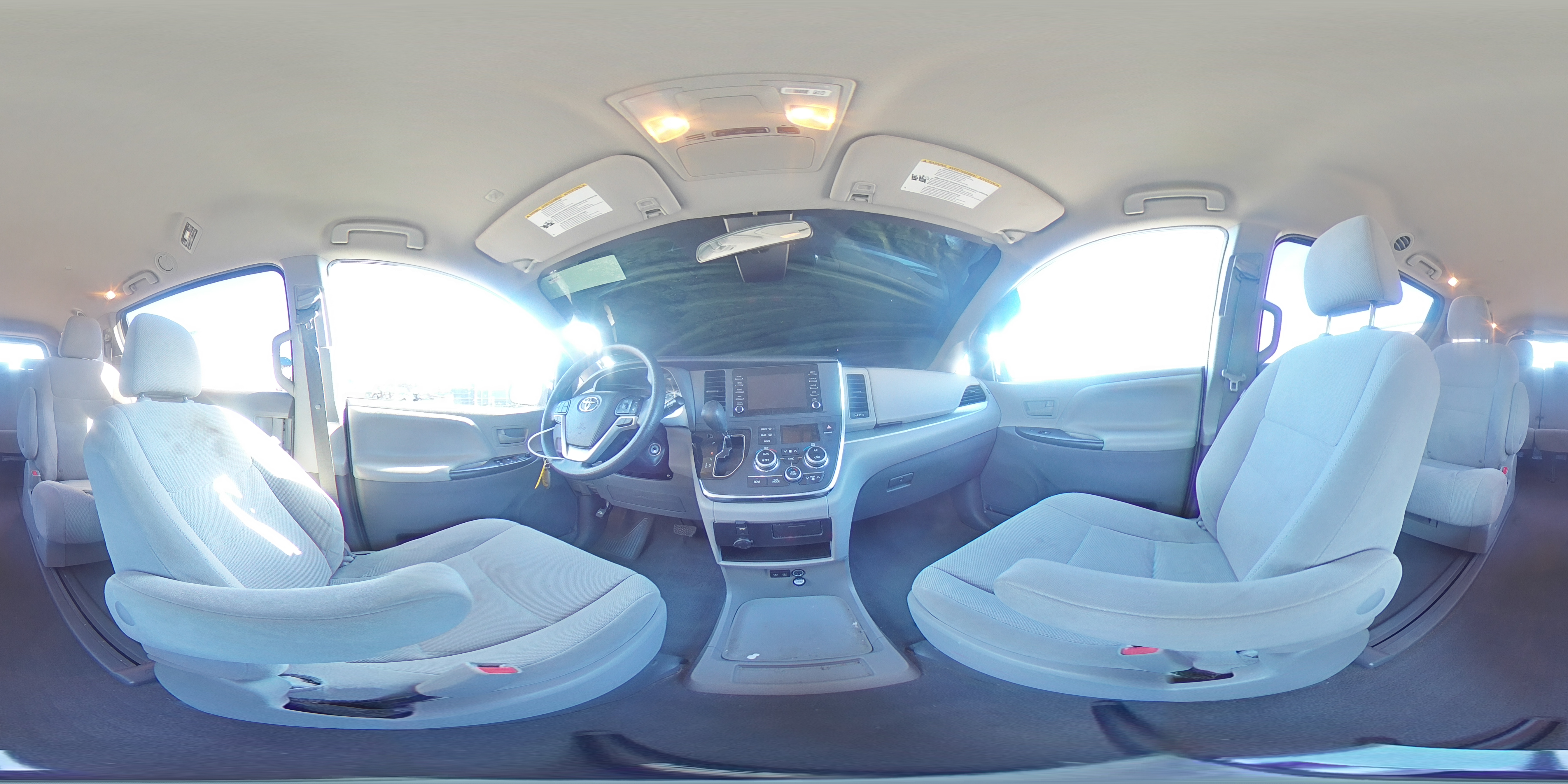 2019 Toyota Sienna - Image 15