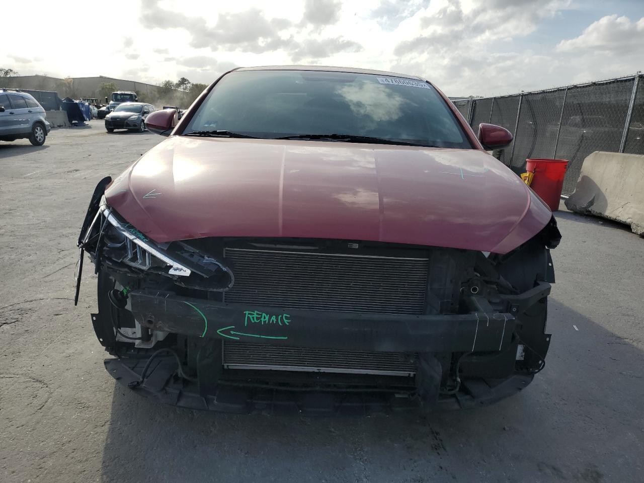 2019 Hyundai Elantra - Image 5