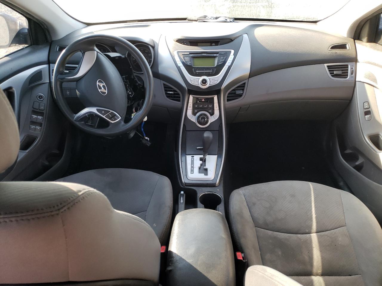 2013 Hyundai Elantra - Image 8