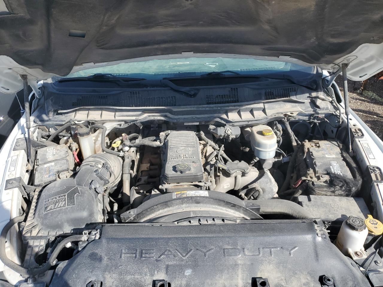 2015 RAM 3500 - Image 11