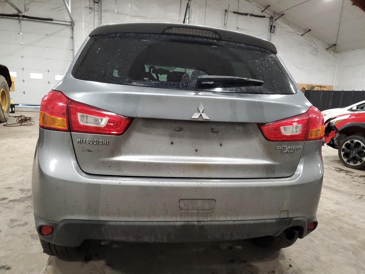 2014 Mitsubishi Outlander - Image 6
