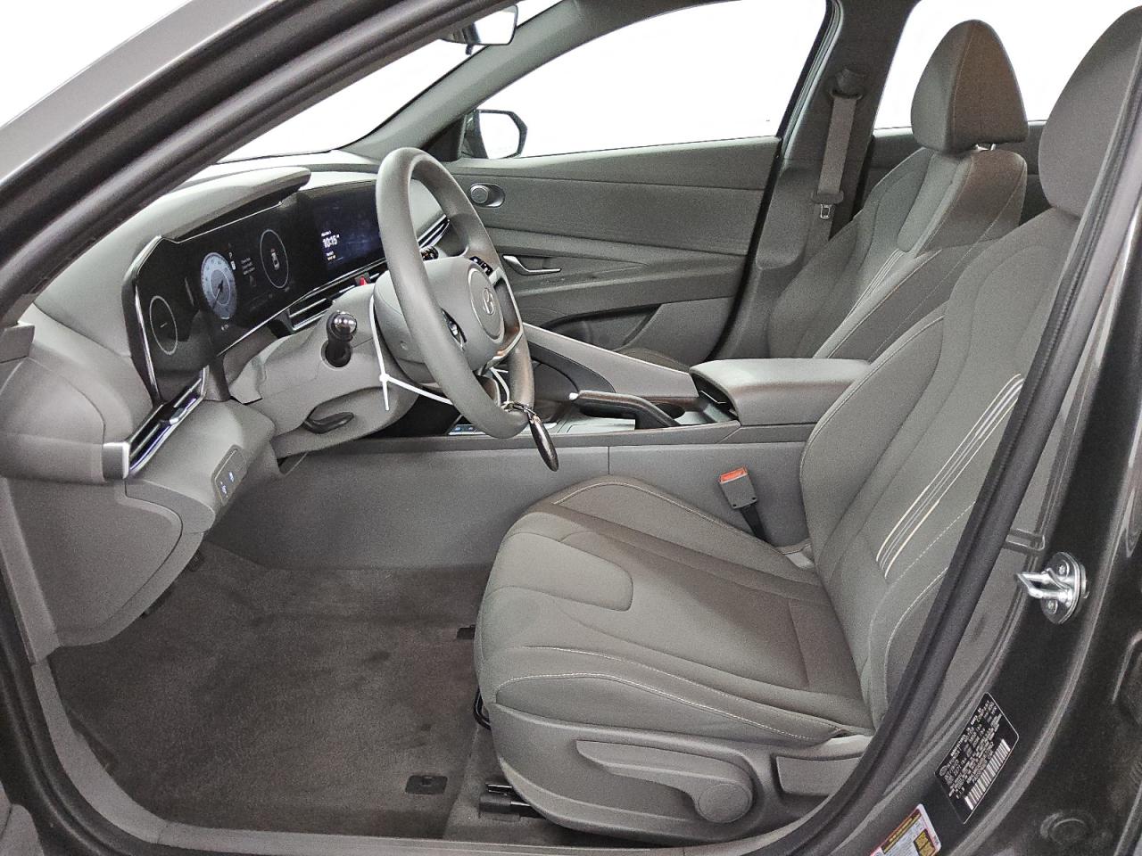 2024 Hyundai Elantra - Image 7
