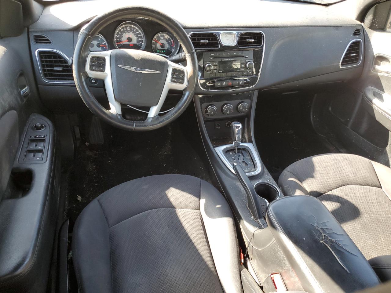 2013 Chrysler 200 - Image 8