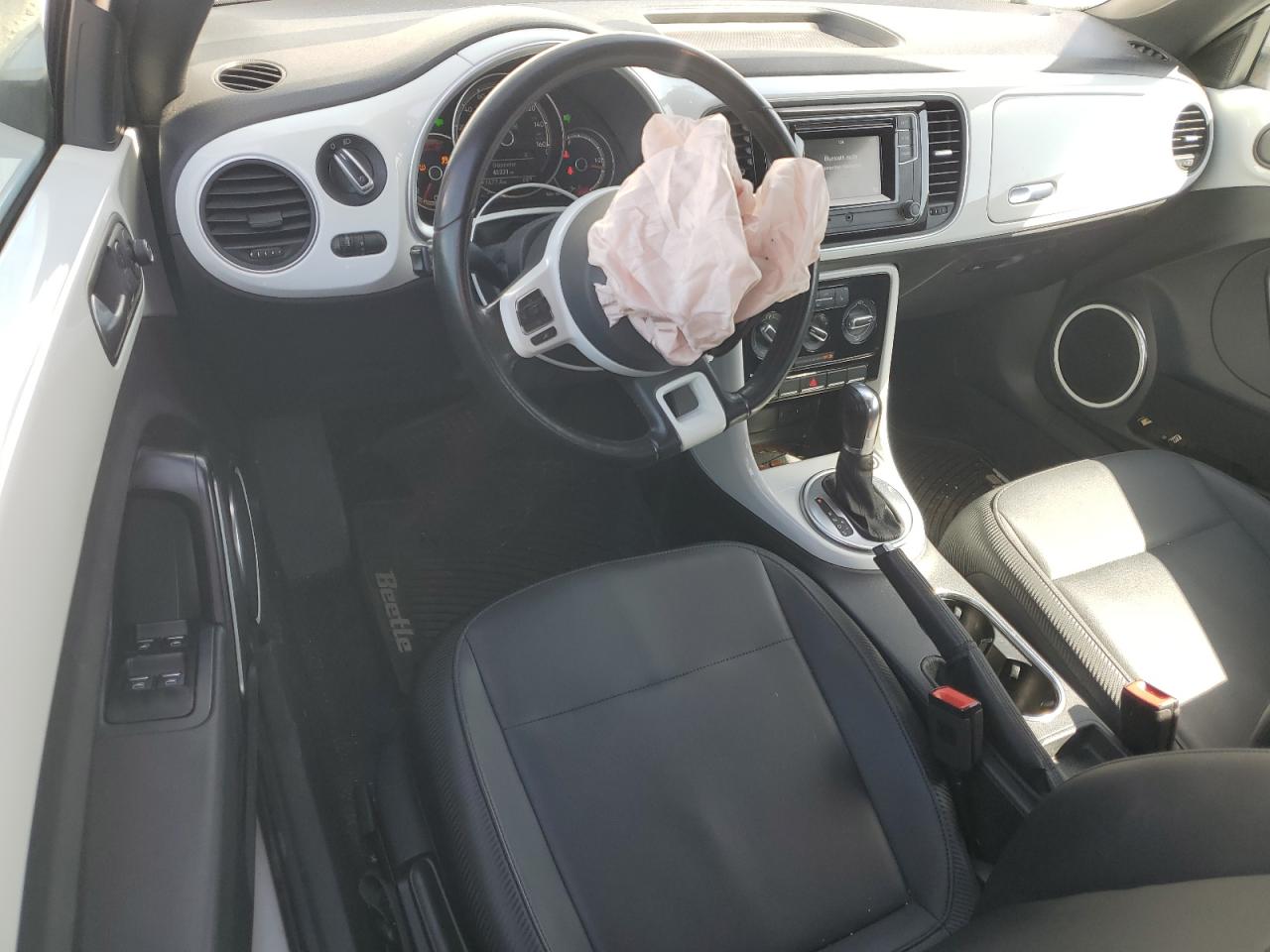 2019 Volkswagen Beetle S VIN: 3VW5DAAT5KM508065 Lot: 48452825