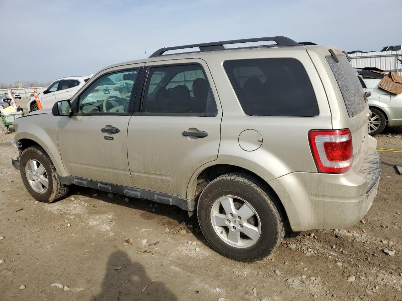 2010 Ford Escape - Image 2