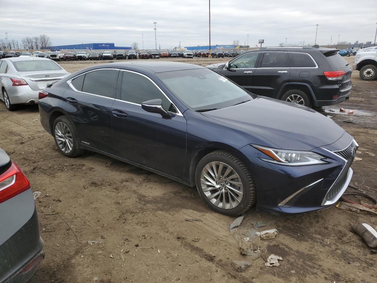 2019 Lexus ES - Image 4