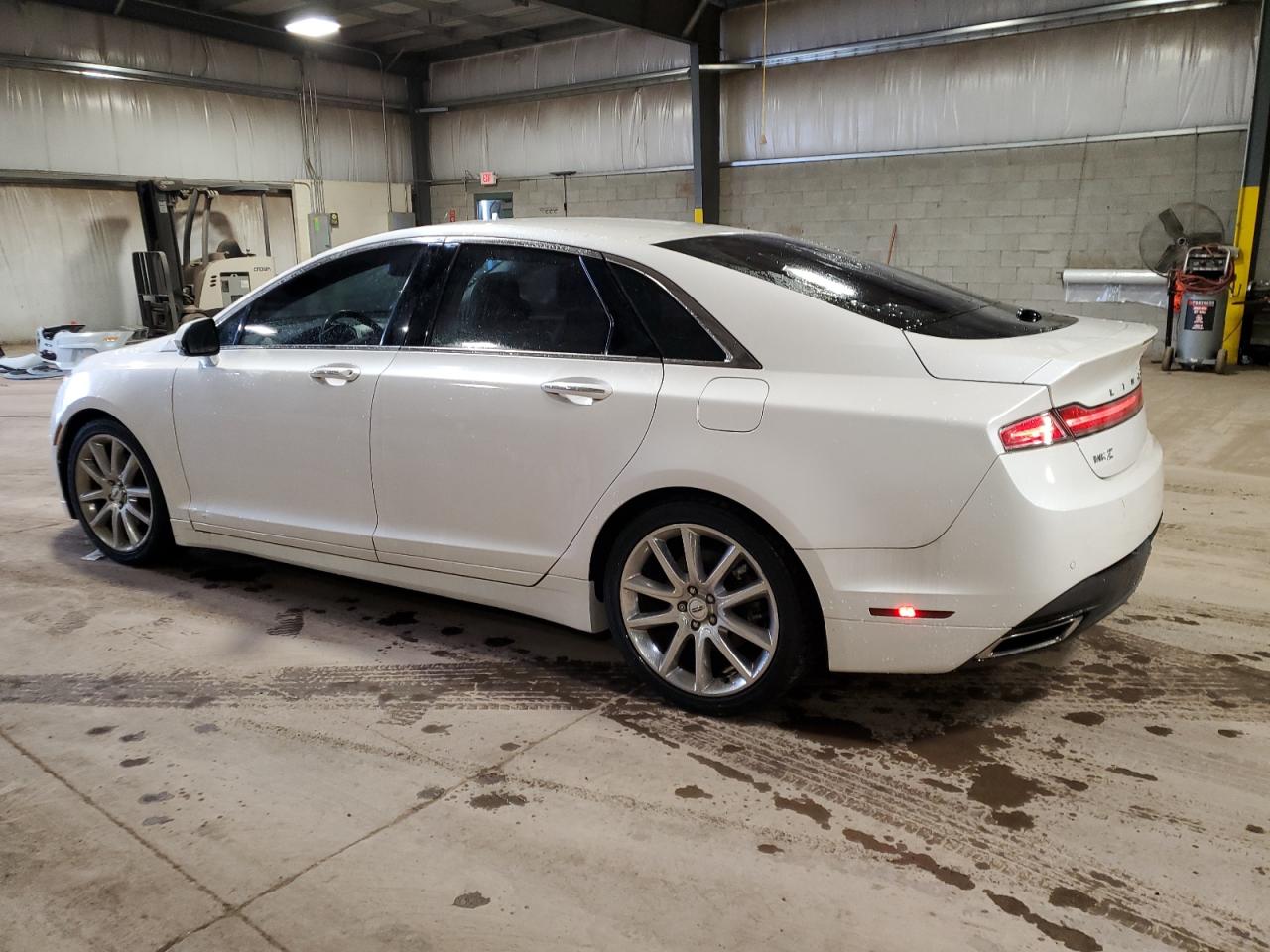 2014 Lincoln MKZ - Image 2