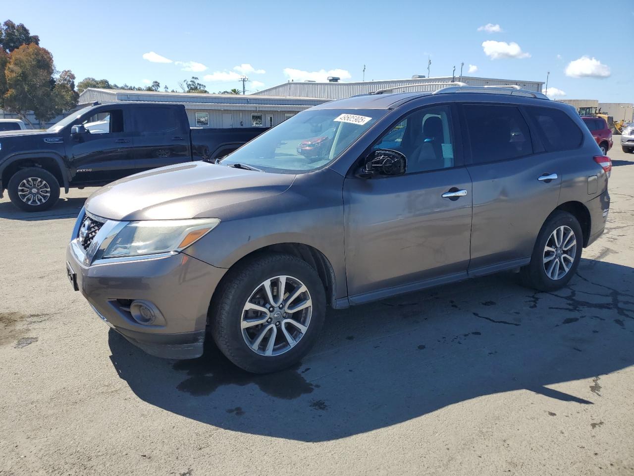 Martinez, CA에서 판매 중인 2014 Nissan Pathfinder Sv Hybrid - Side