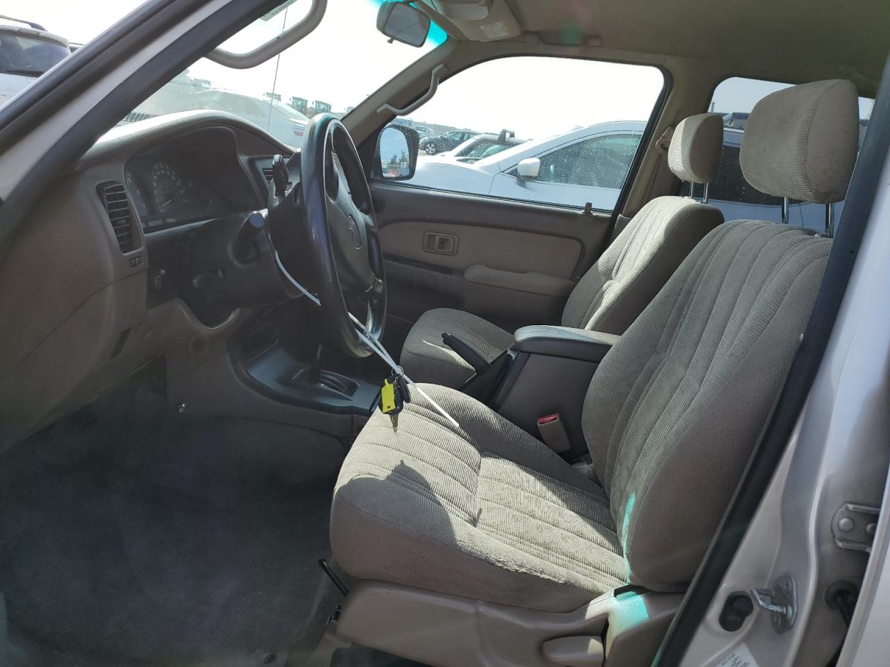 2000 Toyota 4Runner - Image 7