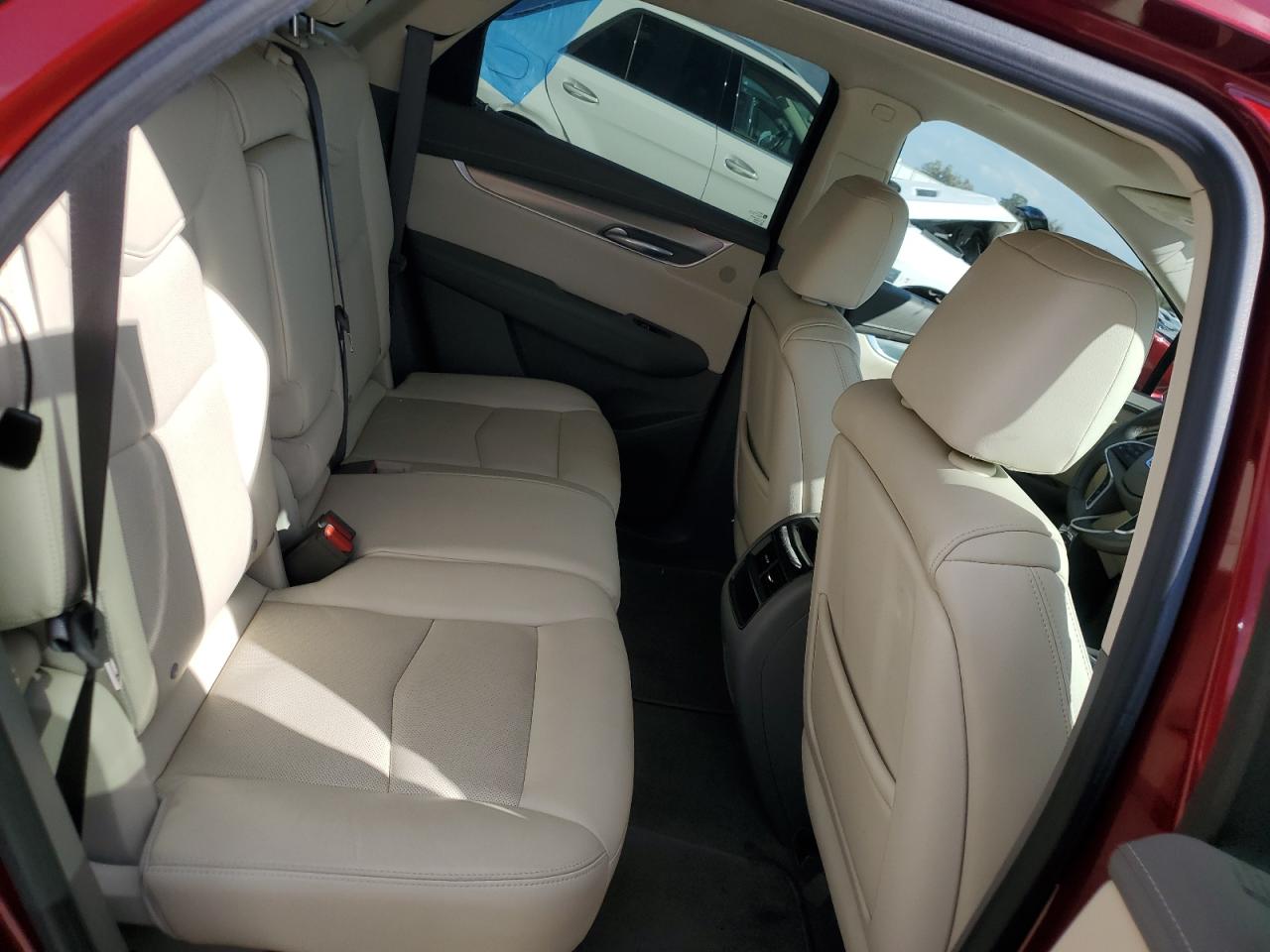 2018 Cadillac XT5 - Image 11