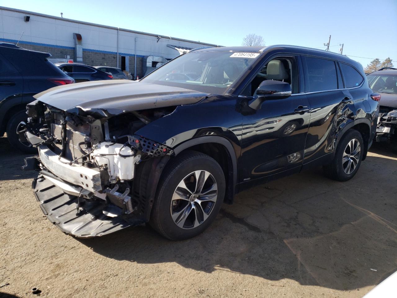 2022 Toyota Highlander - Image 1