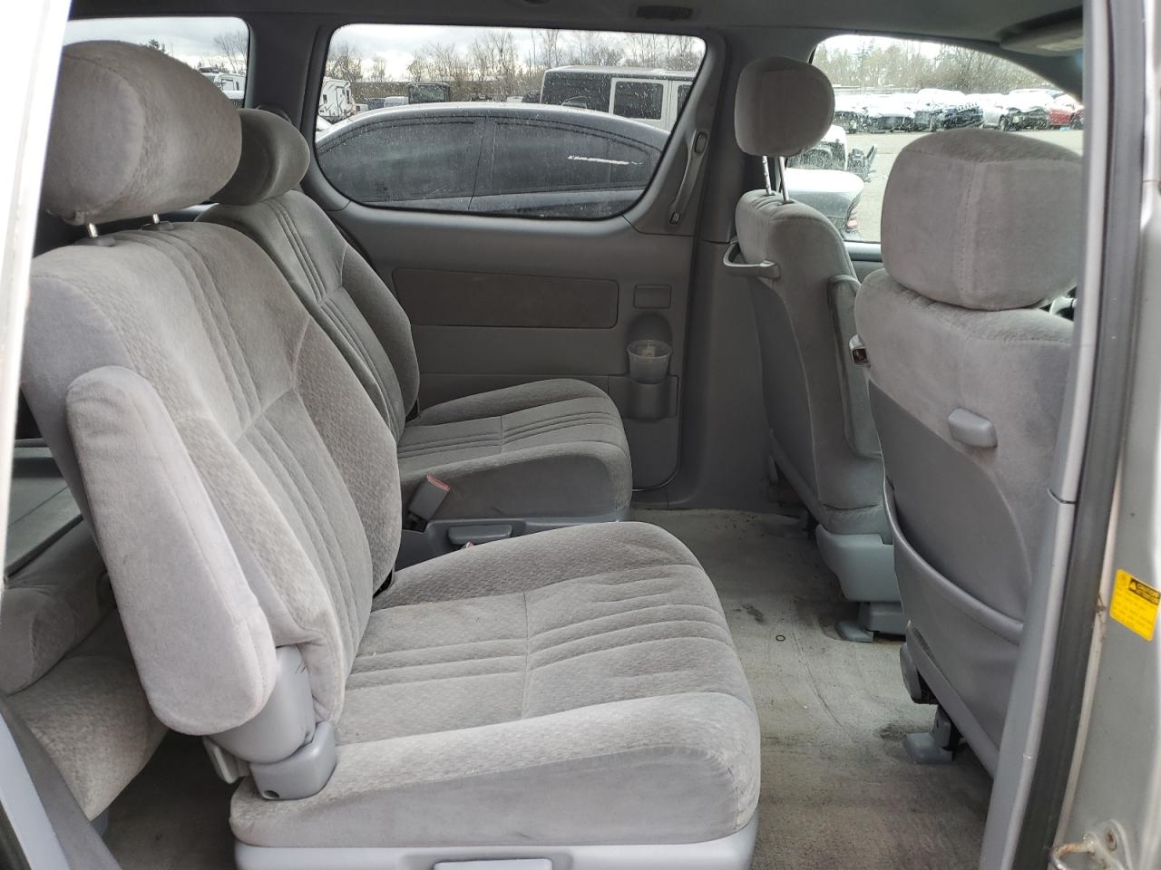 2003 Toyota Sienna - Image 10