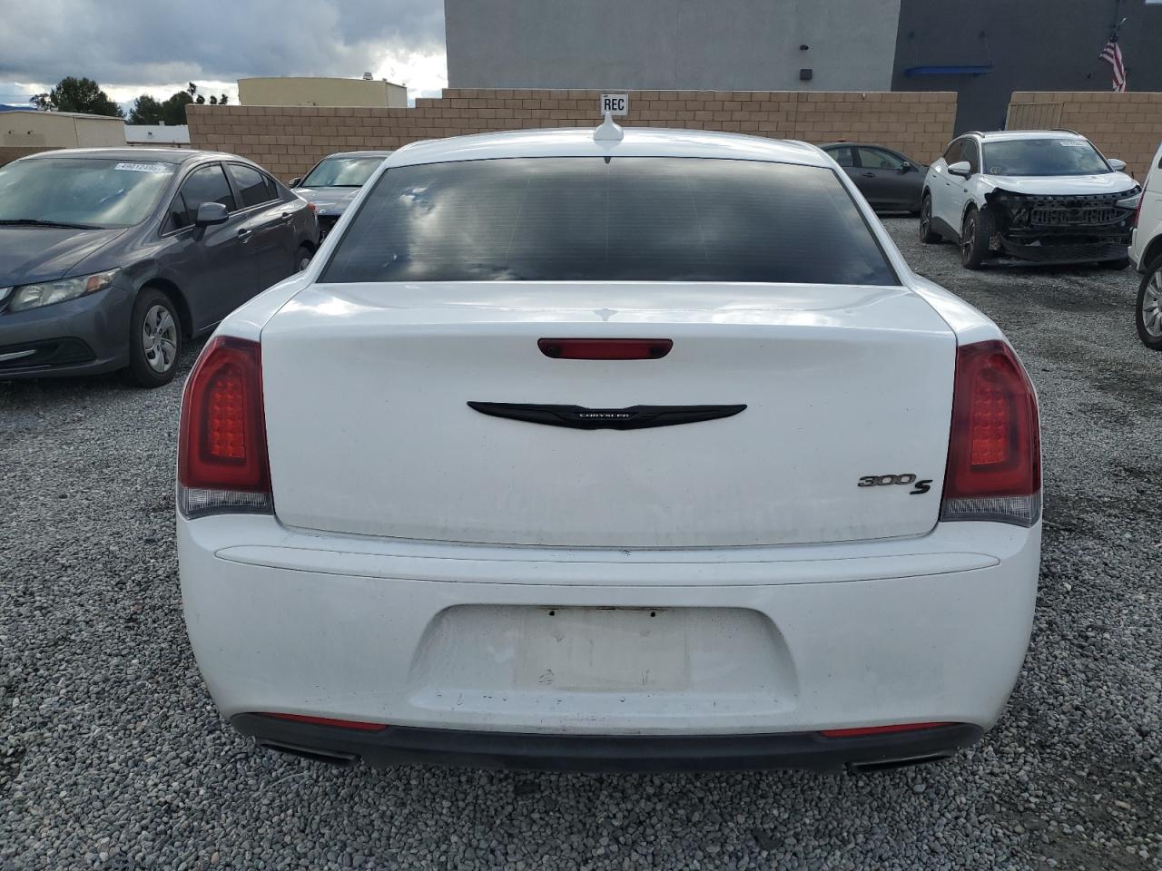 2016 Chrysler 300 - Image 6
