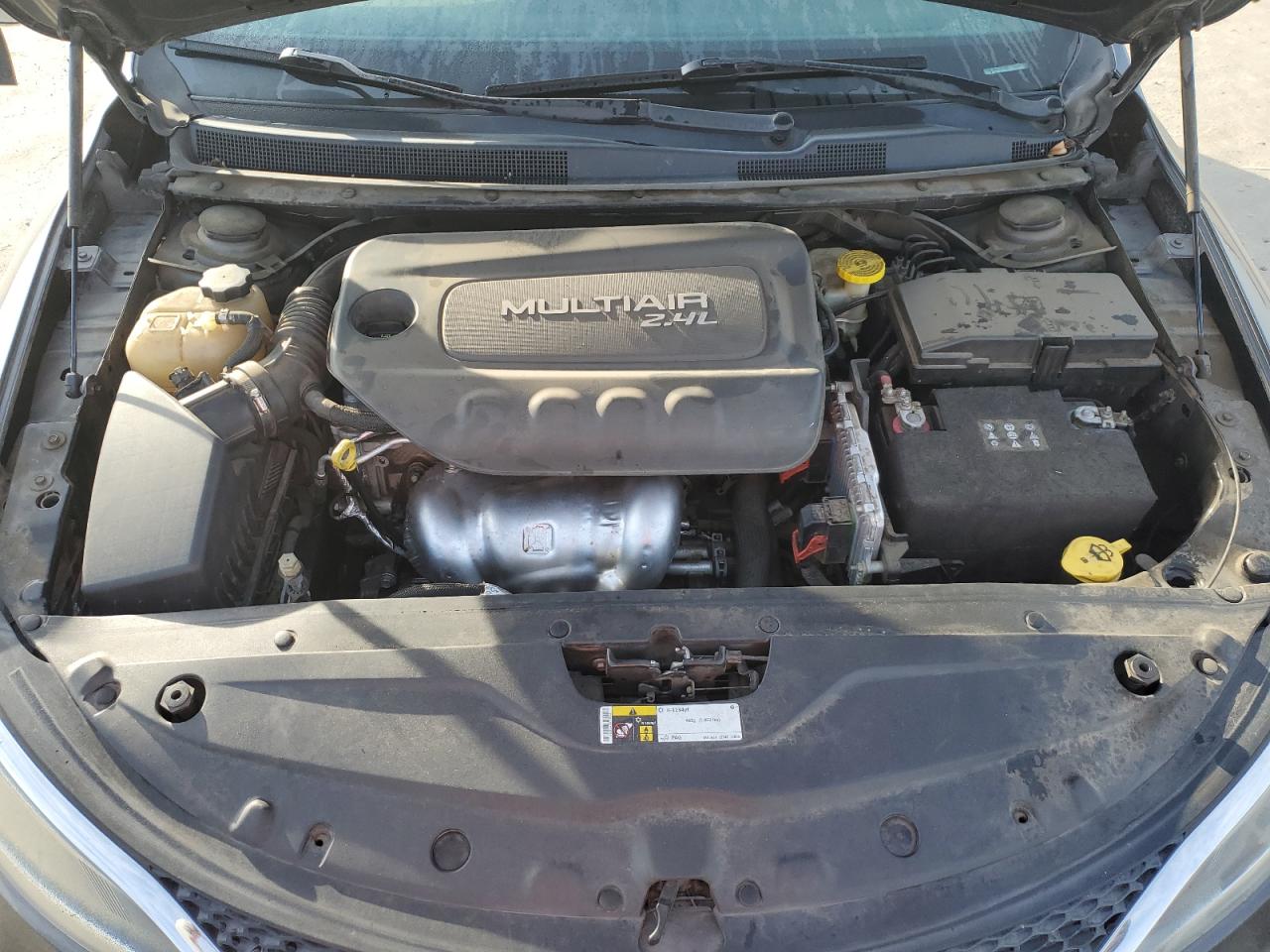 2015 Chrysler 200 - Image 12