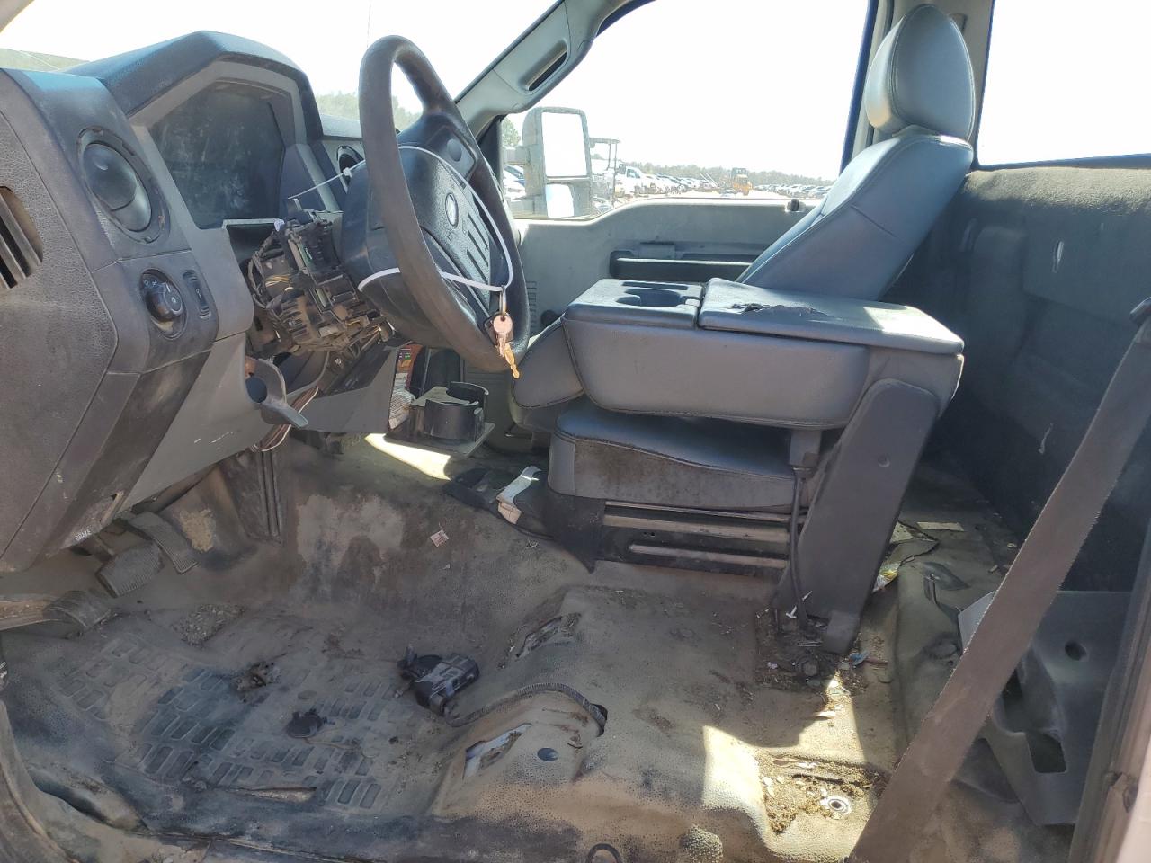 2013 Ford F350 - Image 7