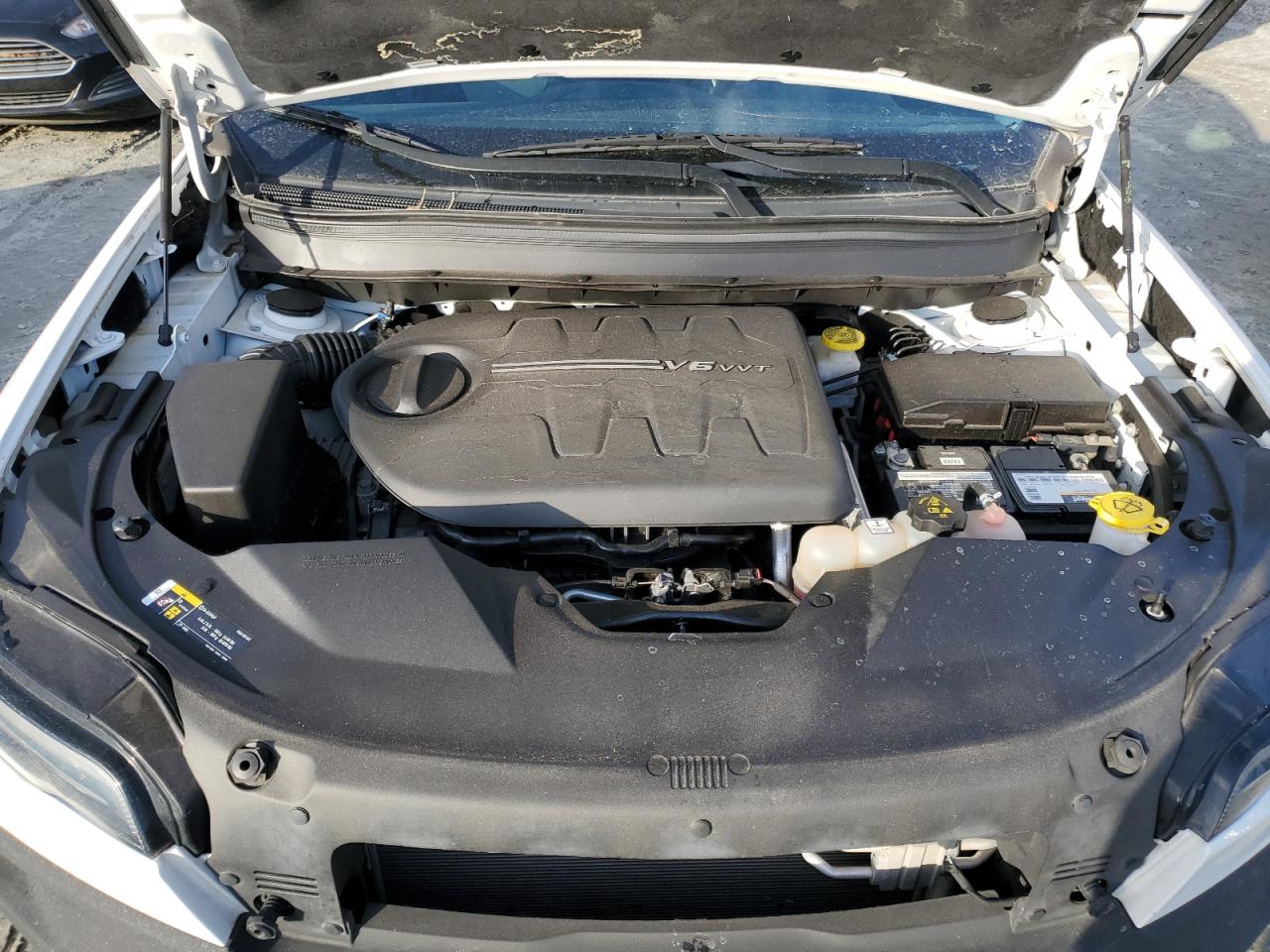 2020 Jeep Cherokee - Image 11