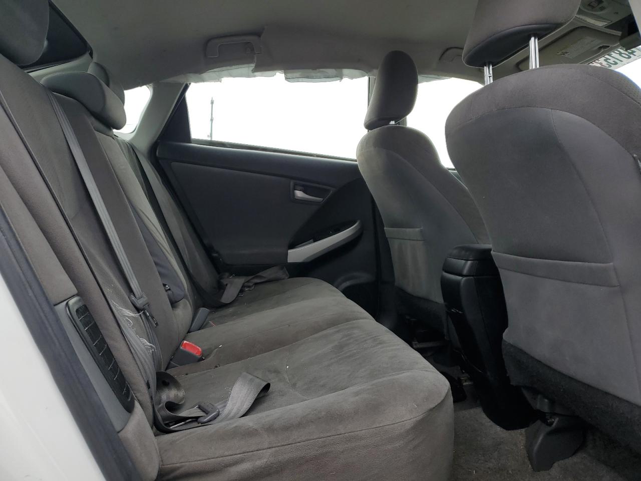 2015 Toyota Prius - Image 11