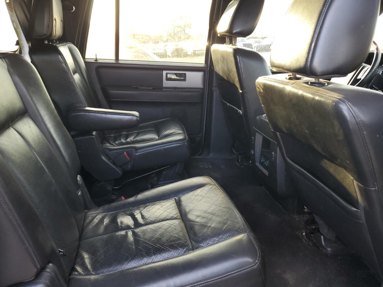 2010 Ford Expedition - Image 11