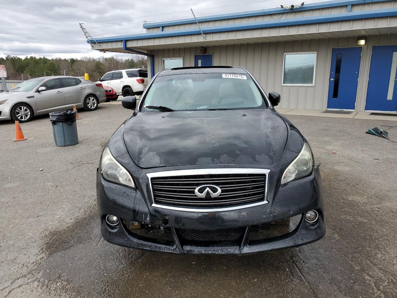 2011 Infiniti M - Image 5
