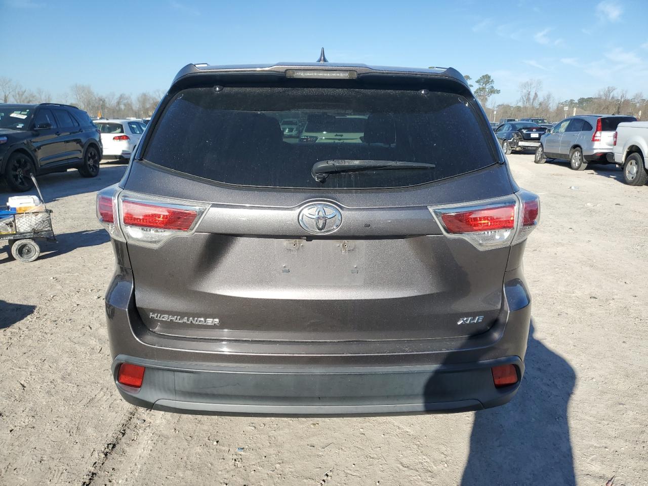 2015 Toyota Highlander - Image 6