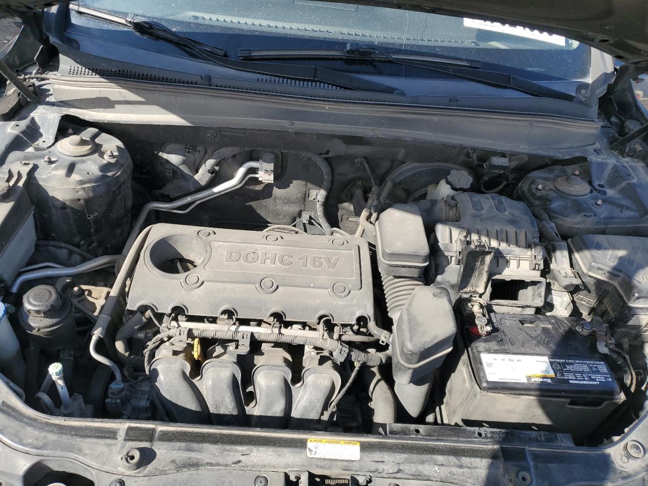 2012 Hyundai Santa Fe - Image 11