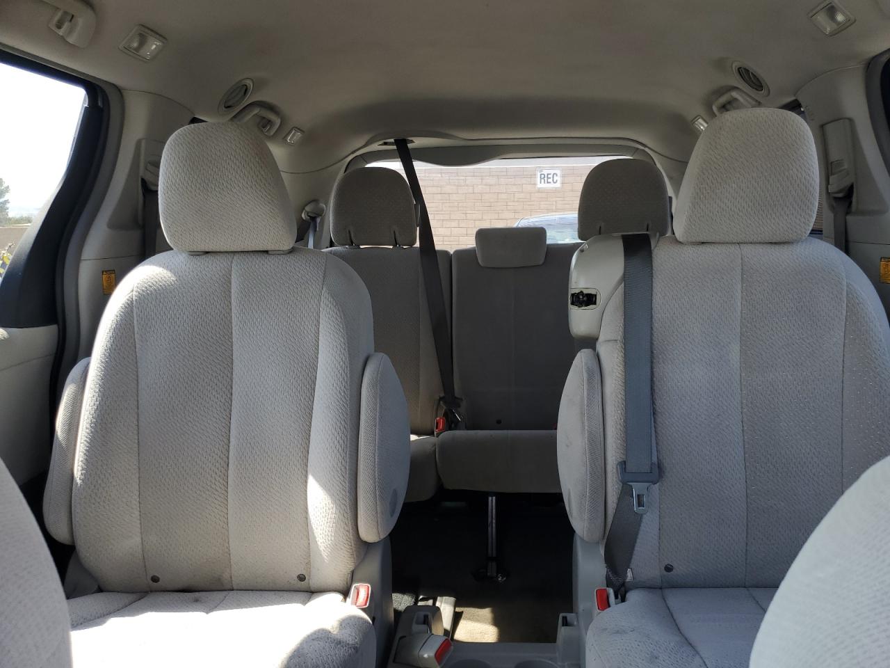 2013 Toyota Sienna - Image 10