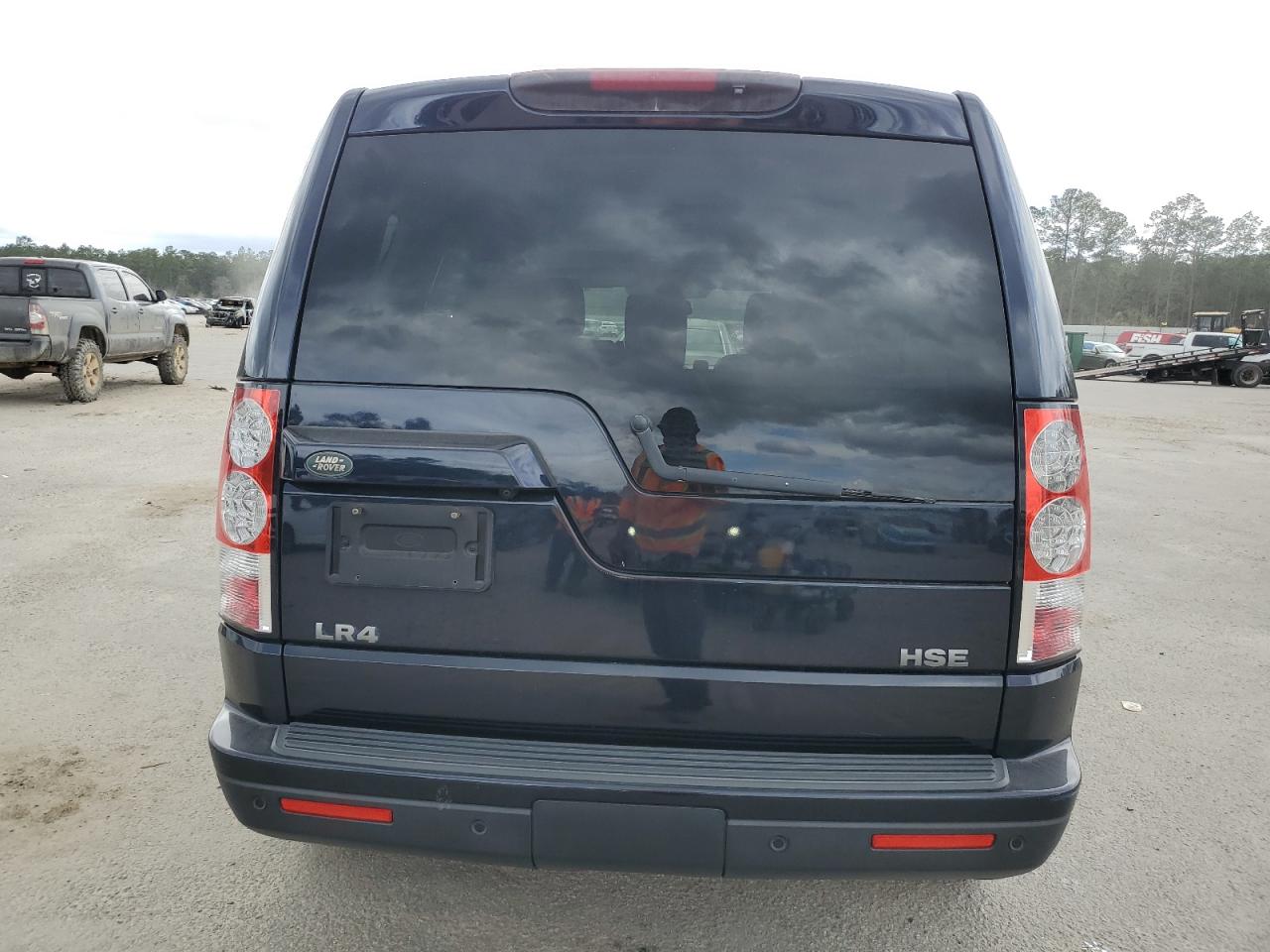 2012 Land Rover LR4 - Image 6