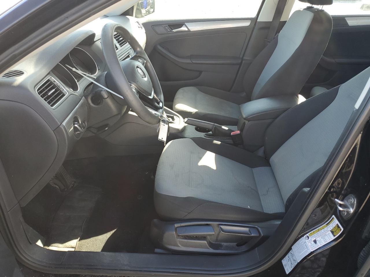2017 Volkswagen Jetta - Image 7