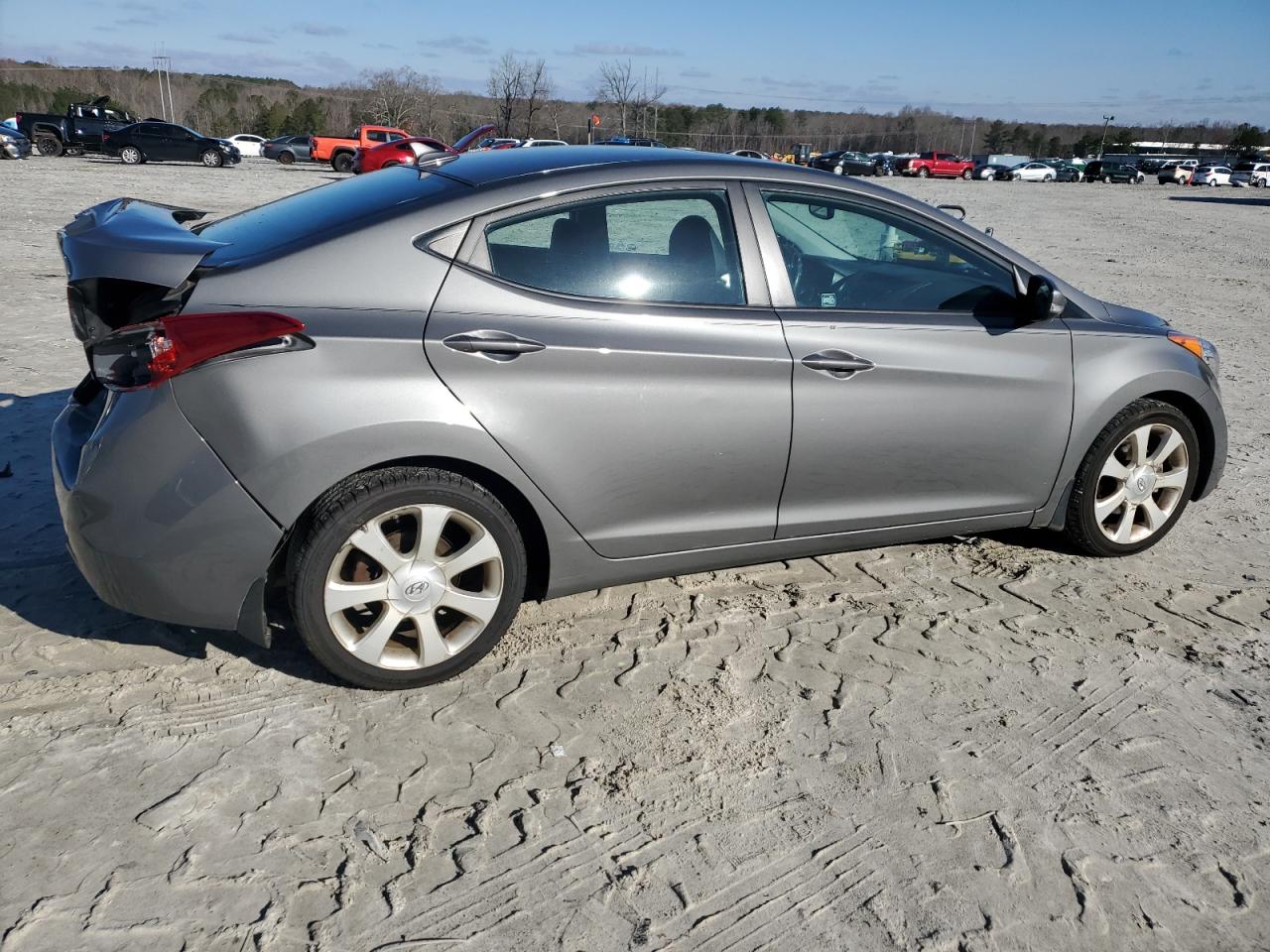 2013 Hyundai Elantra - Image 3