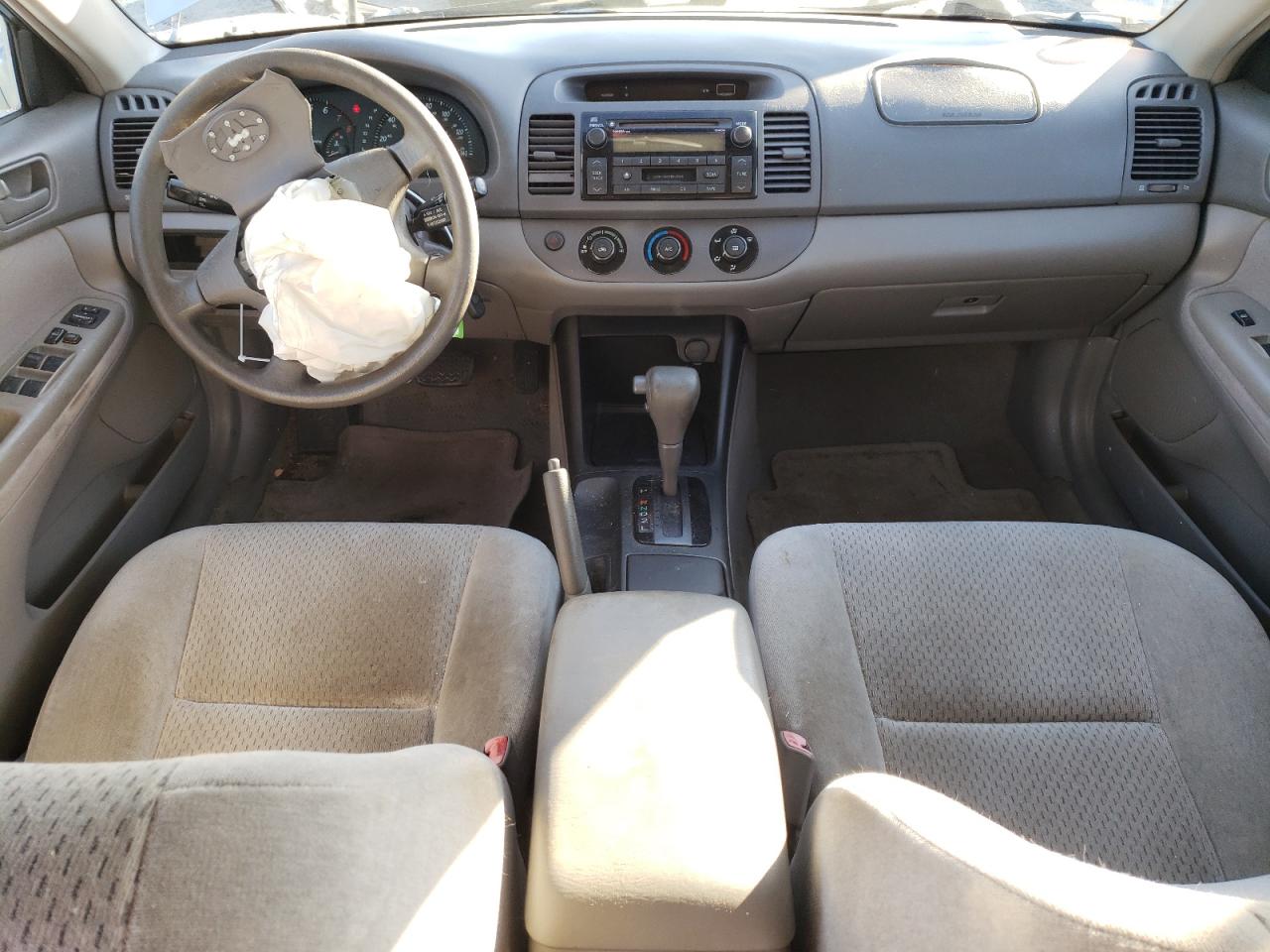 2004 Toyota Camry - Image 8