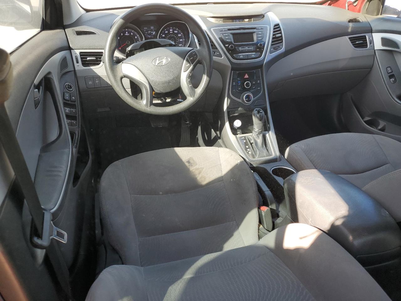2015 Hyundai Elantra - Image 8