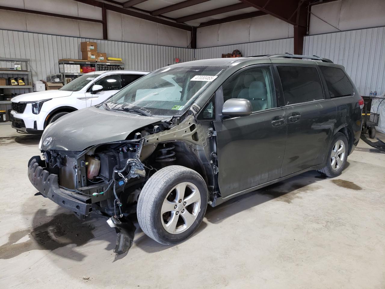 2013 Toyota Sienna - Image 1