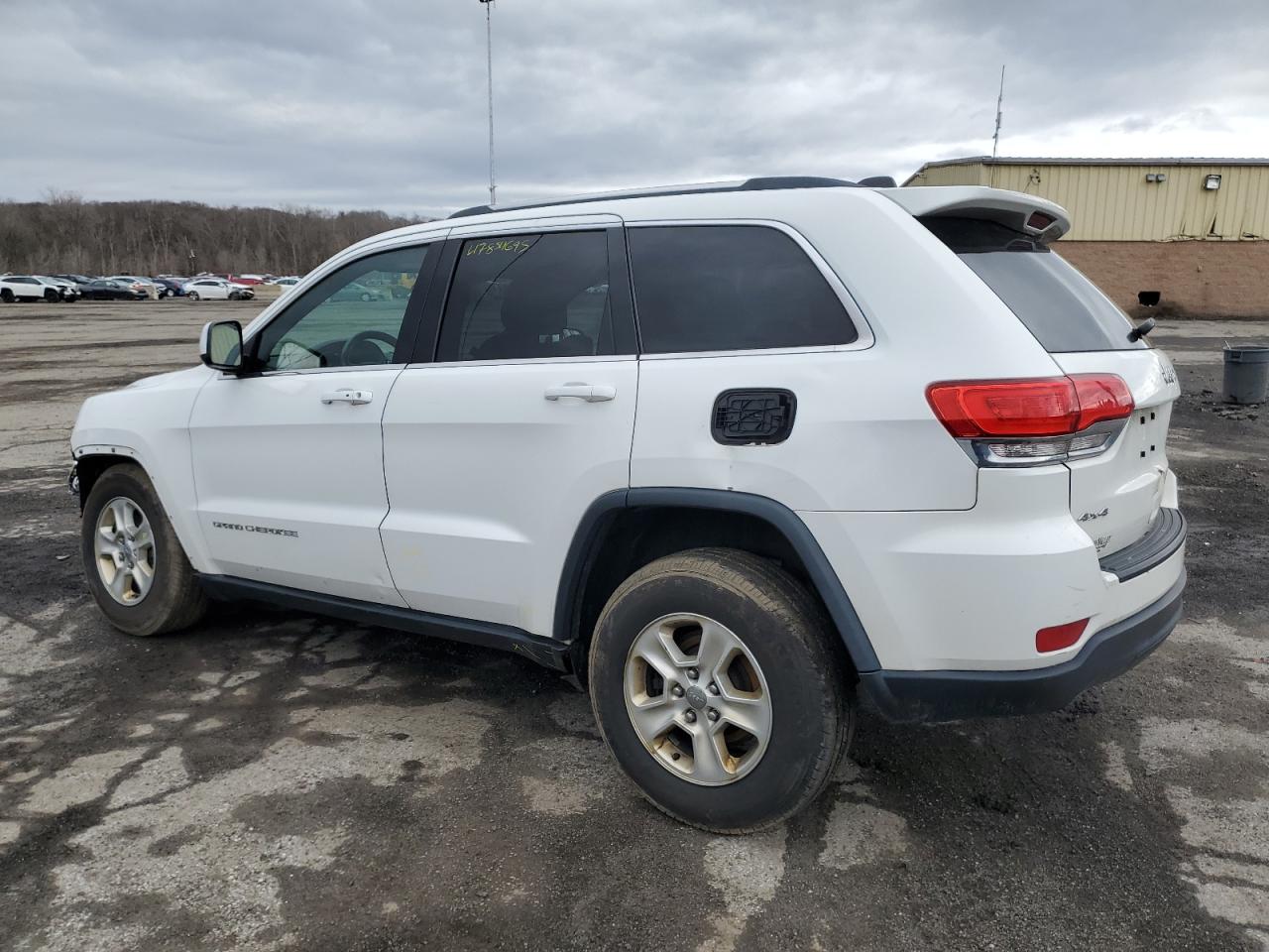 2015 Jeep Grand Cherokee - Image 2