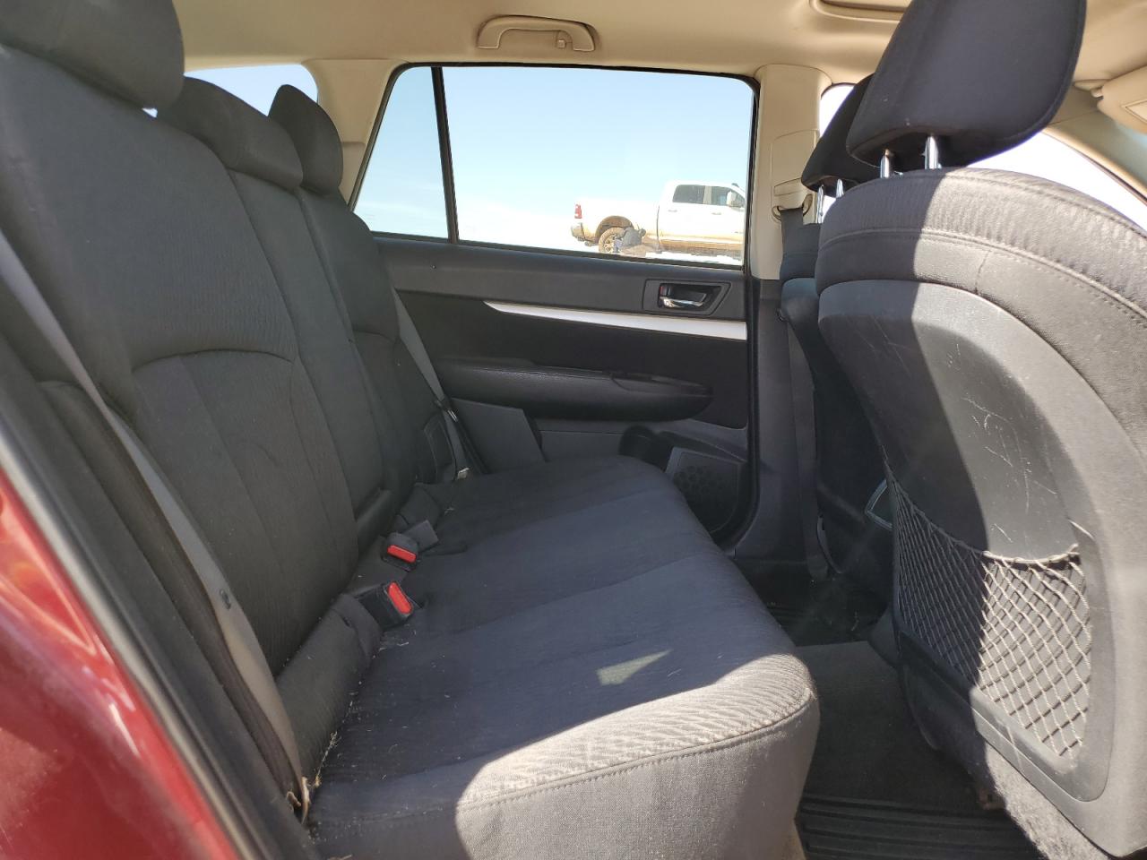 2012 Subaru Outback - Image 11