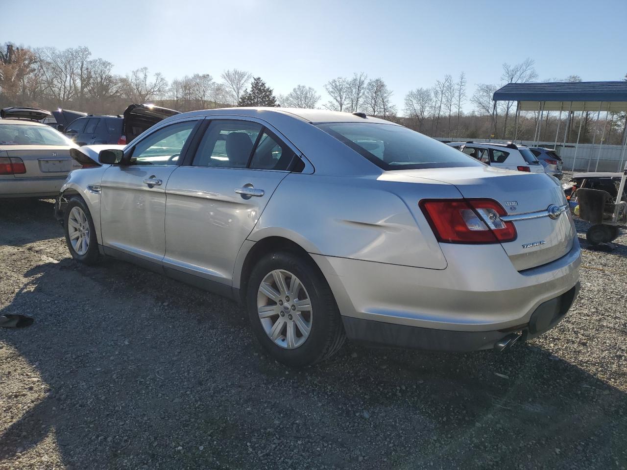2010 Ford Taurus - Image 2